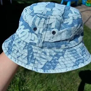 帽子 Fat Tip Jacquard Denim Crusher Hat SUPREME SS23 FAT TIP JACQUARD DENIM BIG LOGO CRUSHER BUCKET